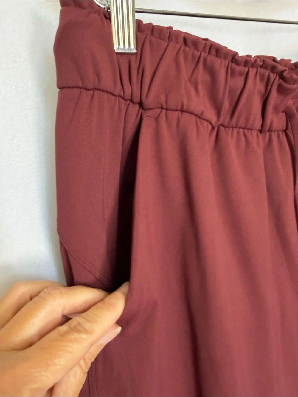 Lululemon Keep Moving Jogger Size 10 Merlot Red Relaxed Fit Pull-On Stretch EUC